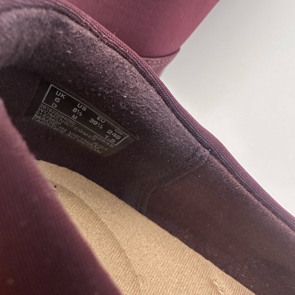 Clarks Slip-On Shoes Women’s 8.5 Burgundy Camo Comfort Flats NEW No Box - Picture 6 of 6